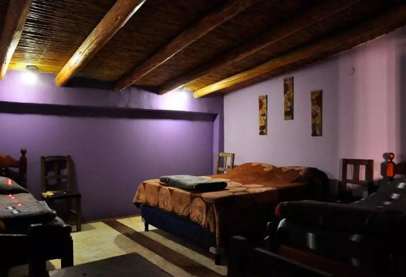 ベッドアンドブレックファースト Giramundo Hostel Purmamarca