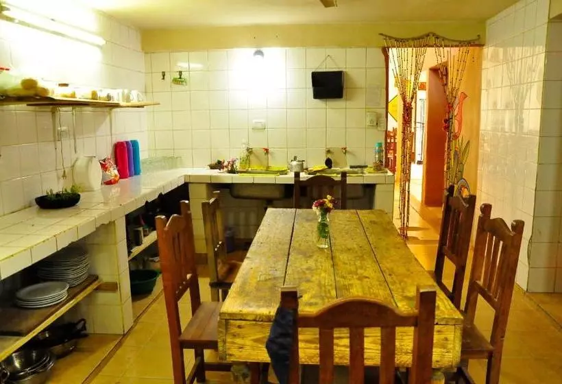 ベッドアンドブレックファースト Giramundo Hostel Purmamarca