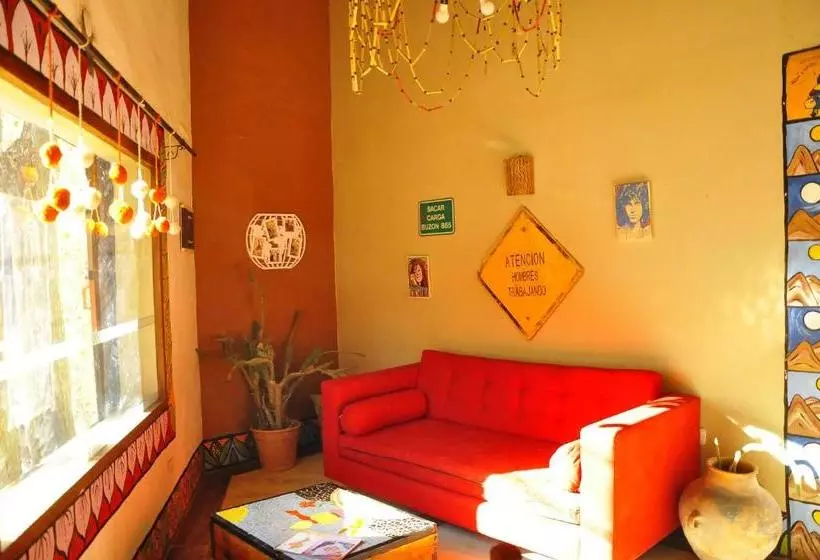 ベッドアンドブレックファースト Giramundo Hostel Purmamarca