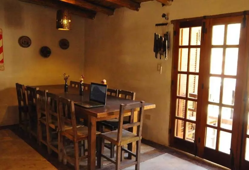 ベッドアンドブレックファースト Giramundo Hostel Purmamarca
