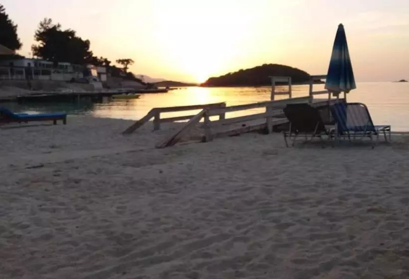 ホテル Adriatik Ksamil