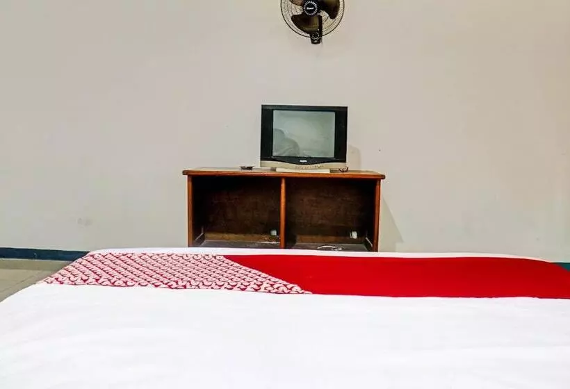 Hotelli Oyo 90483 Homestay Permata