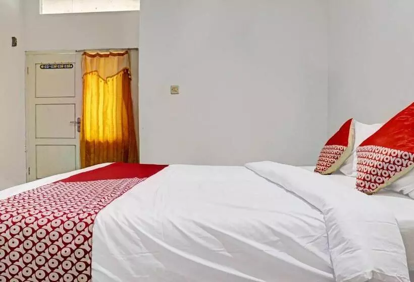 Hotelli Oyo 90483 Homestay Permata
