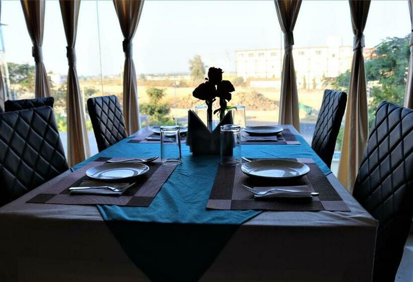 모텔 Vaishnavi Heights