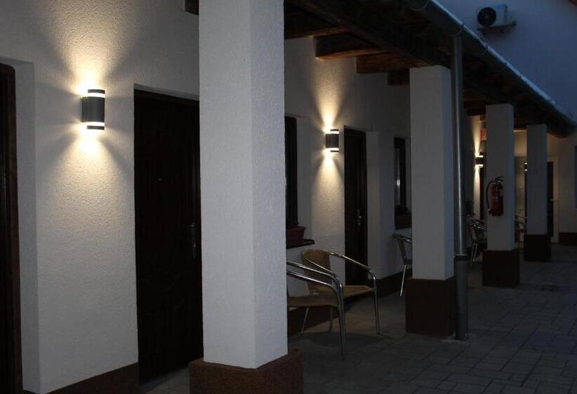 민박 Czermann Holiday Inn