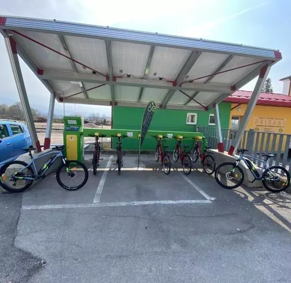 Bribano Hostel & Bike Sharing Workers And Tourists Hospitality