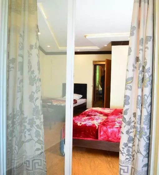 Hotel Bhurban Inn