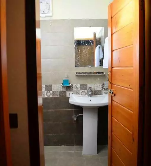 Hotel Bhurban Inn