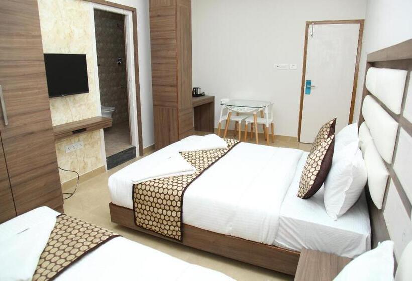 Hotel Century Courtyard