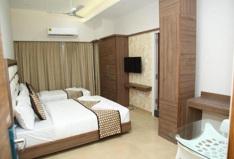 Hotel Century Courtyard