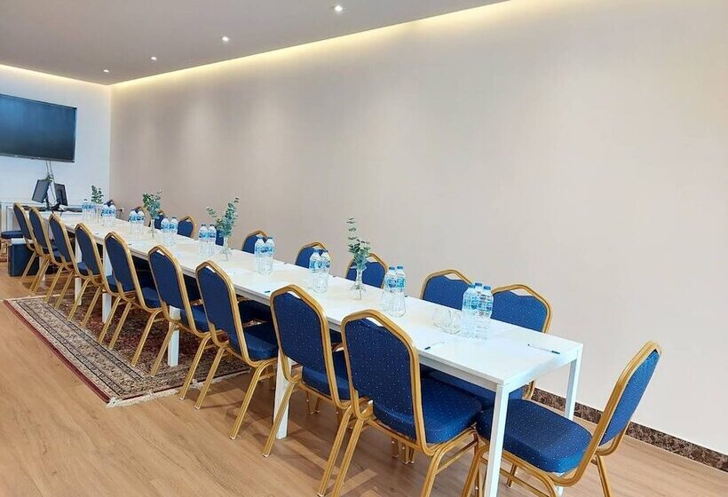 Hilltop Wellness Resort