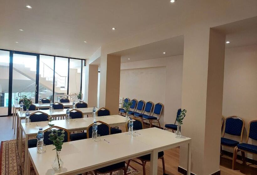 Hilltop Wellness Resort