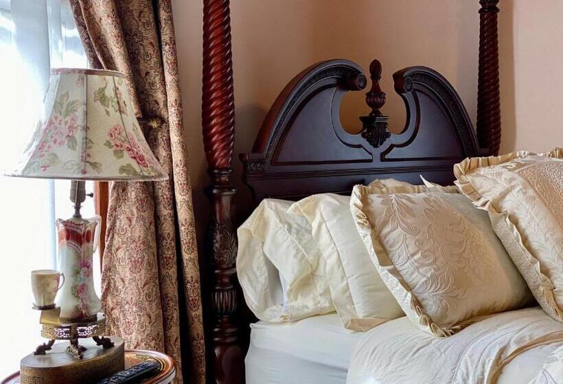 Hogan House Bed And Breakfast At Rose Hill