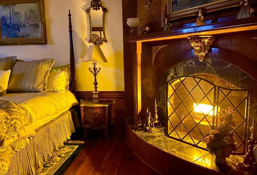 Hogan House Bed And Breakfast At Rose Hill