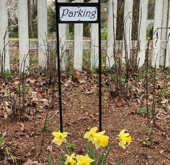 Hogan House Bed And Breakfast At Rose Hill