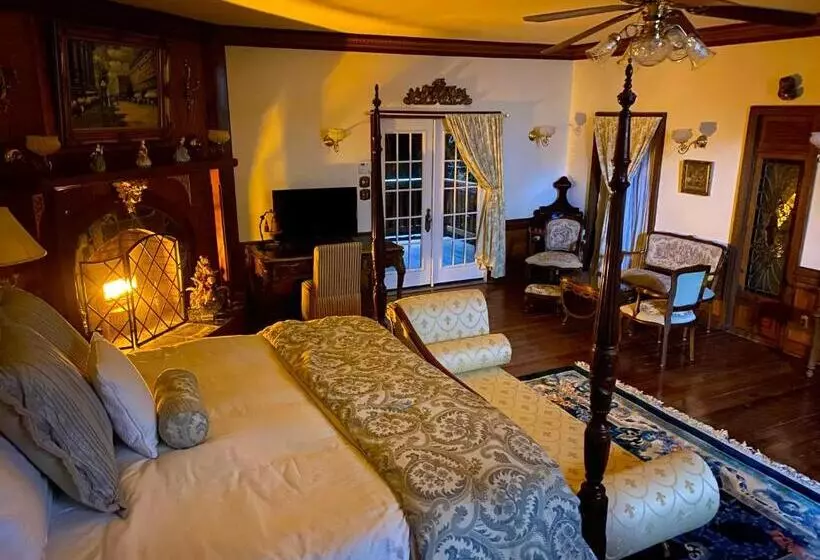 Hogan House Bed And Breakfast At Rose Hill