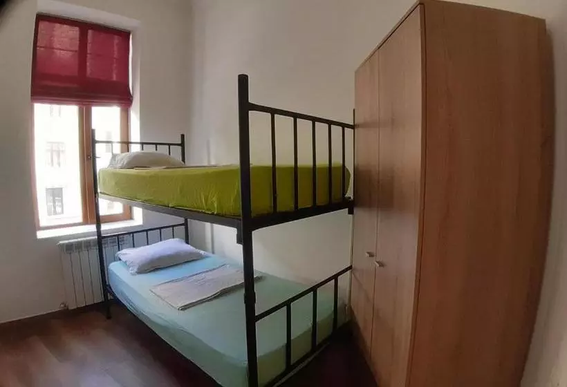 Louvre Hostel