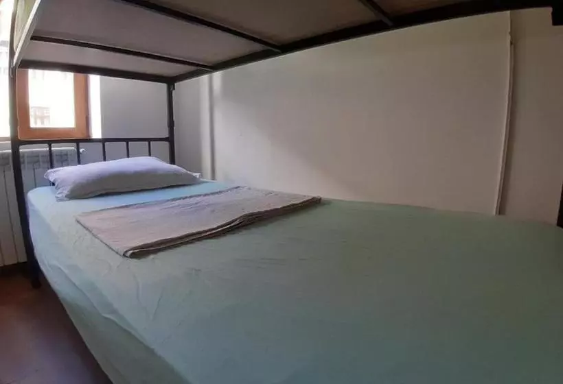 Louvre Hostel