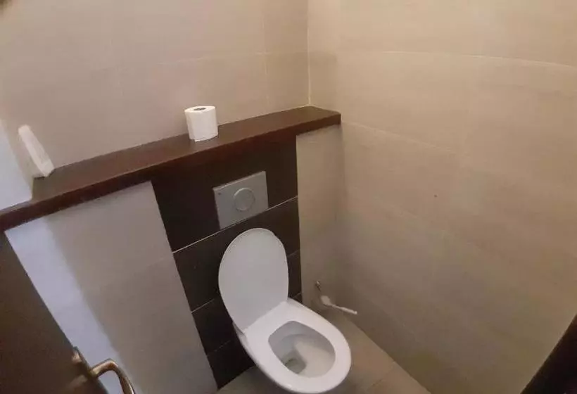 Louvre Hostel