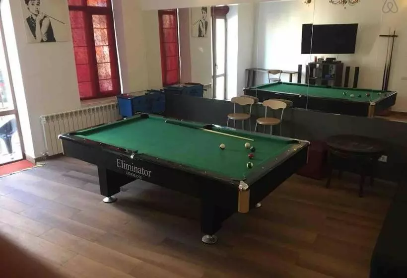 Louvre Hostel