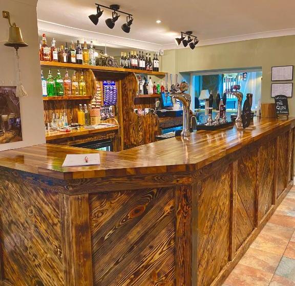 旅馆 The Gun At Ridsdale