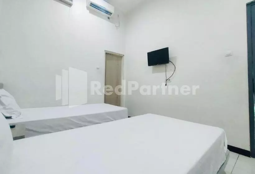 ホテル Almeira Homestay Syariah Near Makam Sunan Ampel Mitra Reddoorz