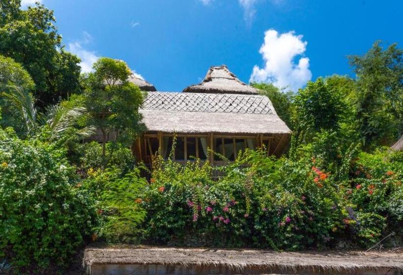 בית מלון כפרי Elang Hillside Bamboo Villas