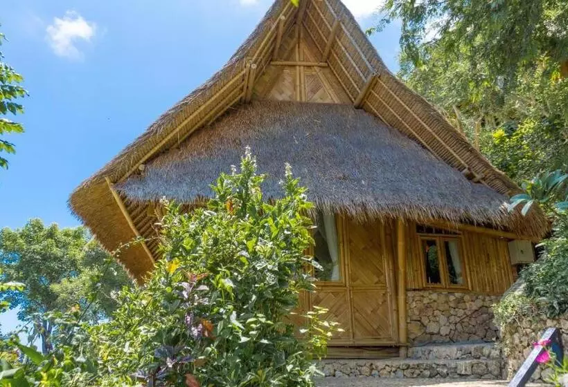 هتل Elang Hillside Bamboo Villas