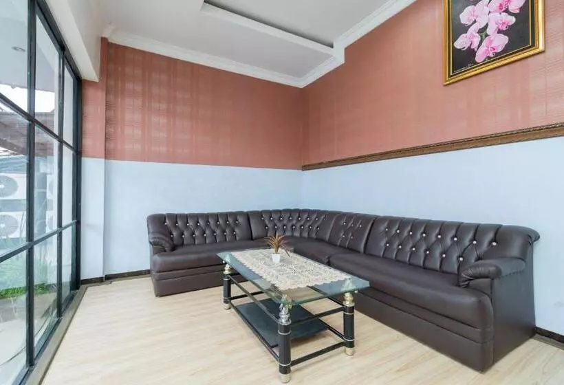 Hotelli Reddoorz Near Rsia Andini Pekanbaru