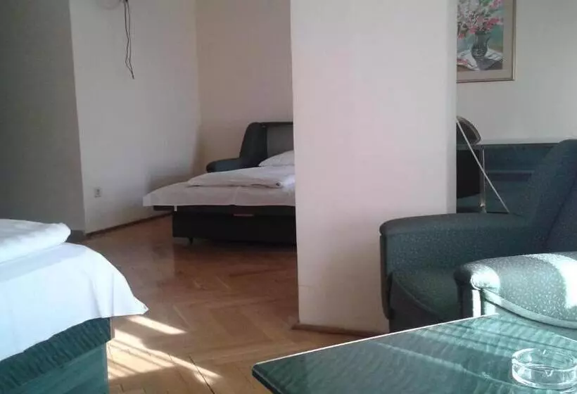 هتل Bara Budapest