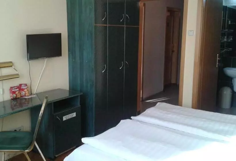 هتل Bara Budapest