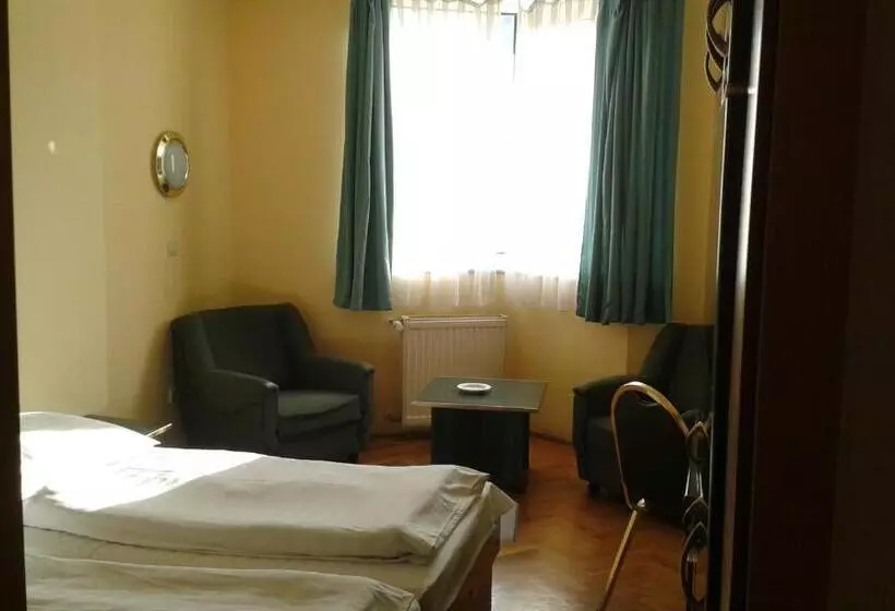 هتل Bara Budapest