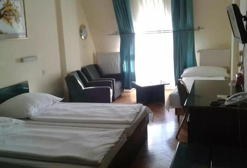 هتل Bara Budapest