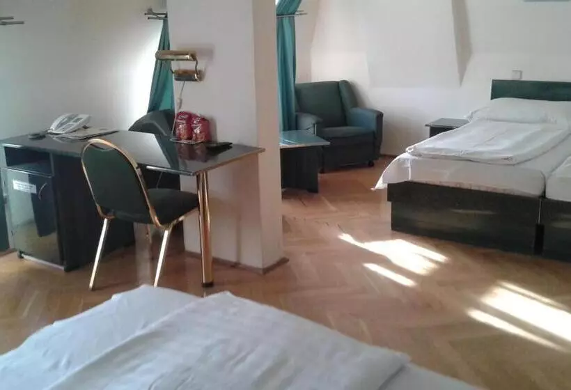 هتل Bara Budapest