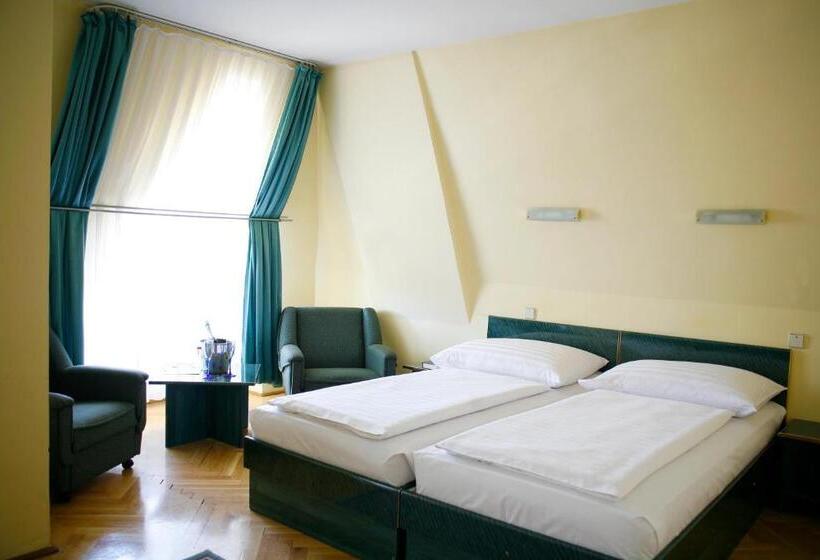 בית מלון כפרי Bara Budapest