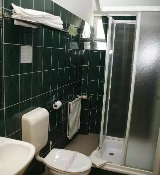 هتل Bara Budapest