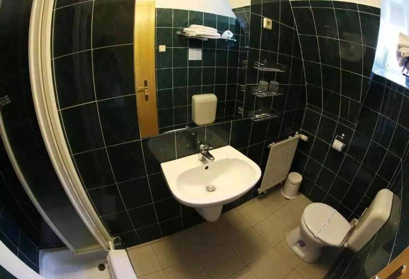 هتل Bara Budapest