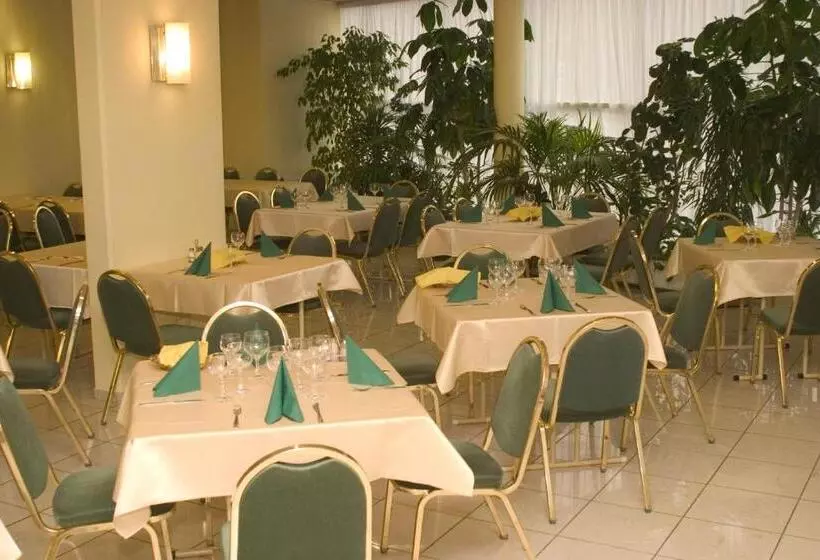 هتل Bara Budapest