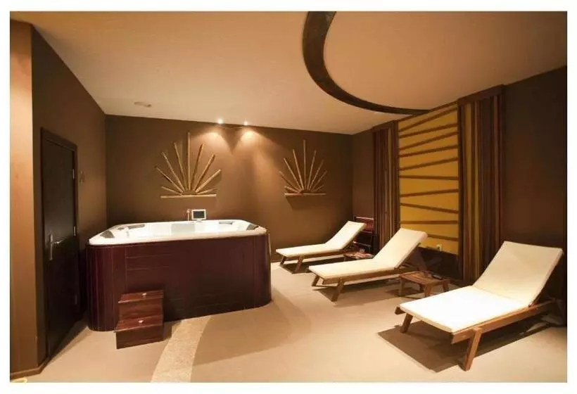 Отель Bendita Mare Apartment