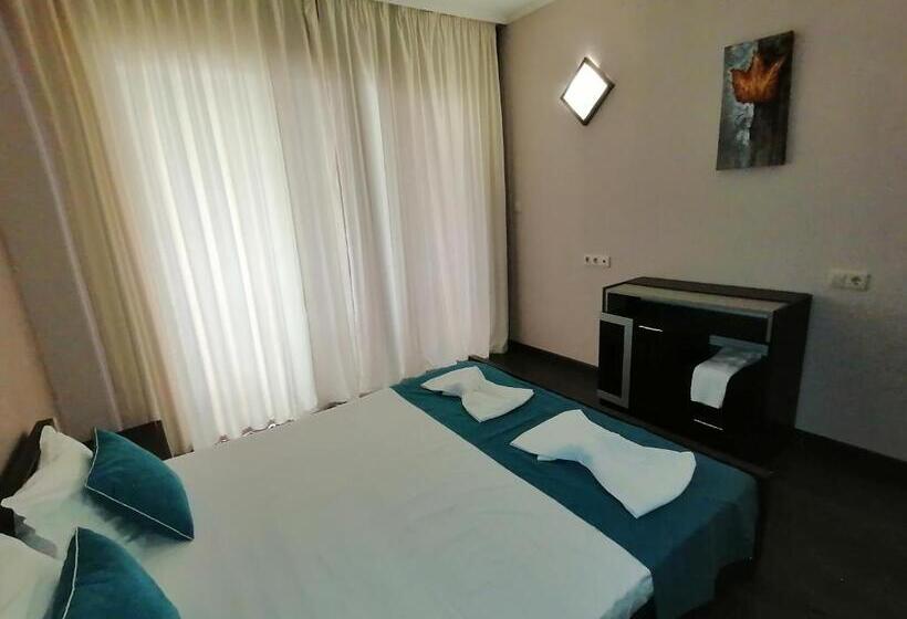 Отель Bendita Mare Apartment