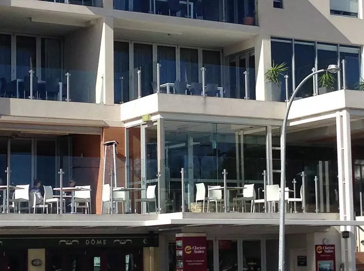 ホテル Clarion Suites Mullaloo Beach