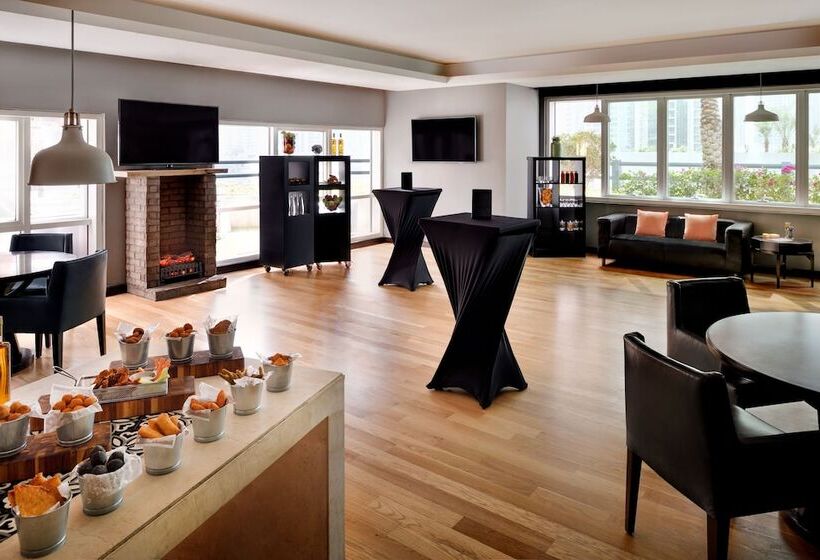 Dubai Marriott Harbour Hotel And Suites