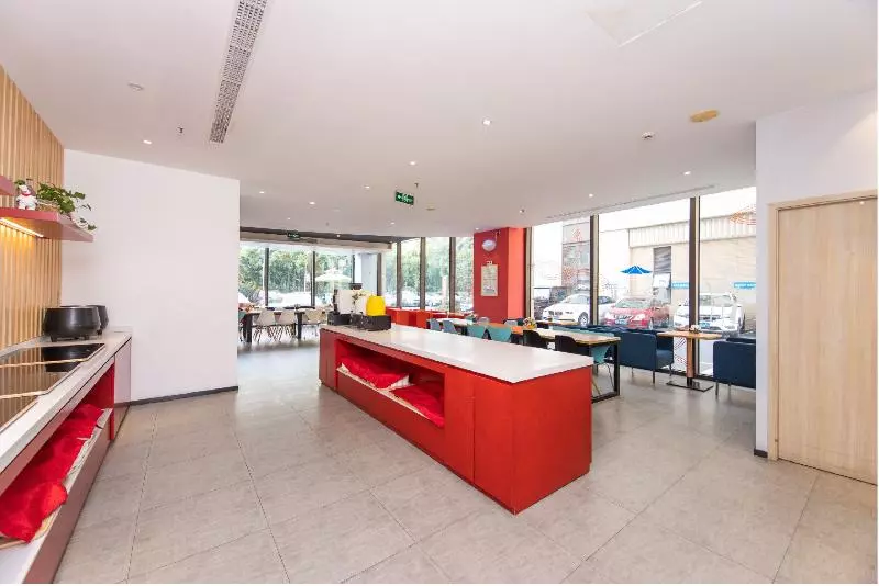 Hotel Ibis Shanghai Lianyang