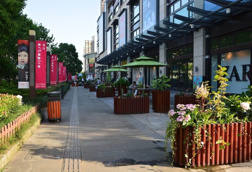 Otel Ibis Shanghai Lianyang