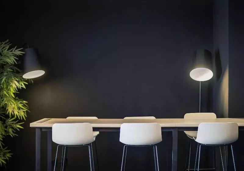 Отель Mercure Melbourne Therry Street