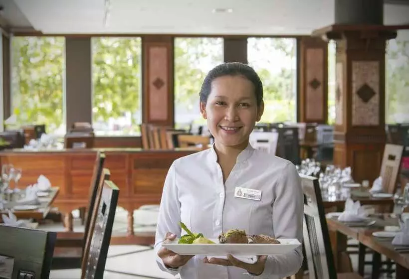 Pacific Hotel & Spa