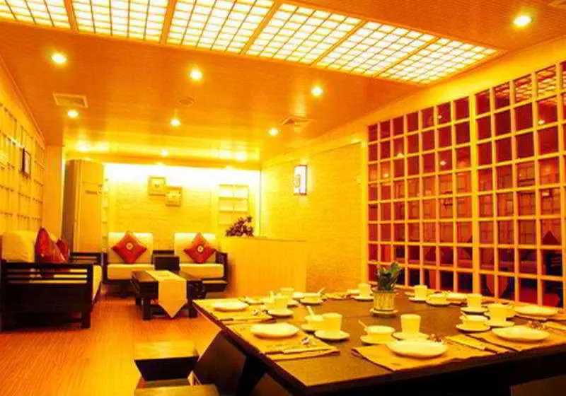 Xin Gang Holiday Hotel