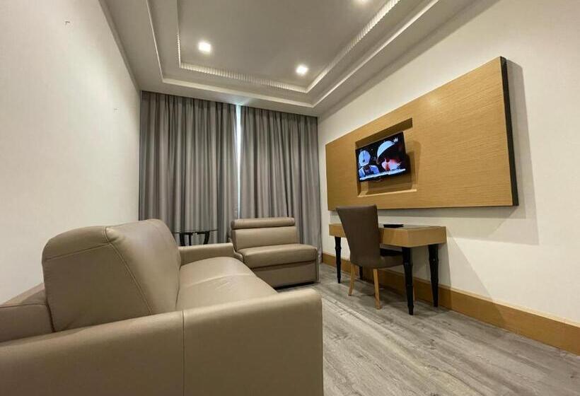 هتل Golden Palace