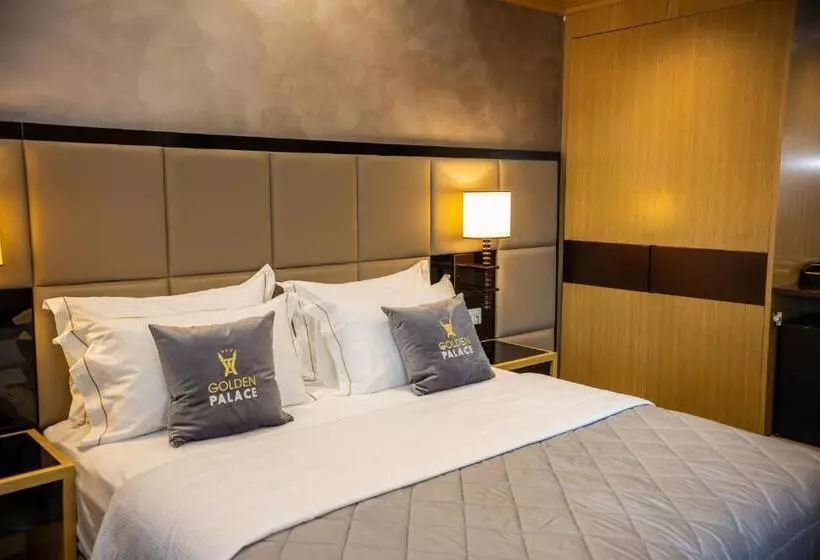 ホテル Golden Palace