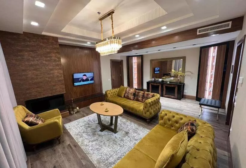 ホテル Golden Palace